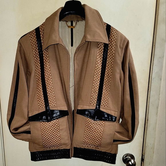 Avi Rossini Light Jacket - Picture 2 of 10